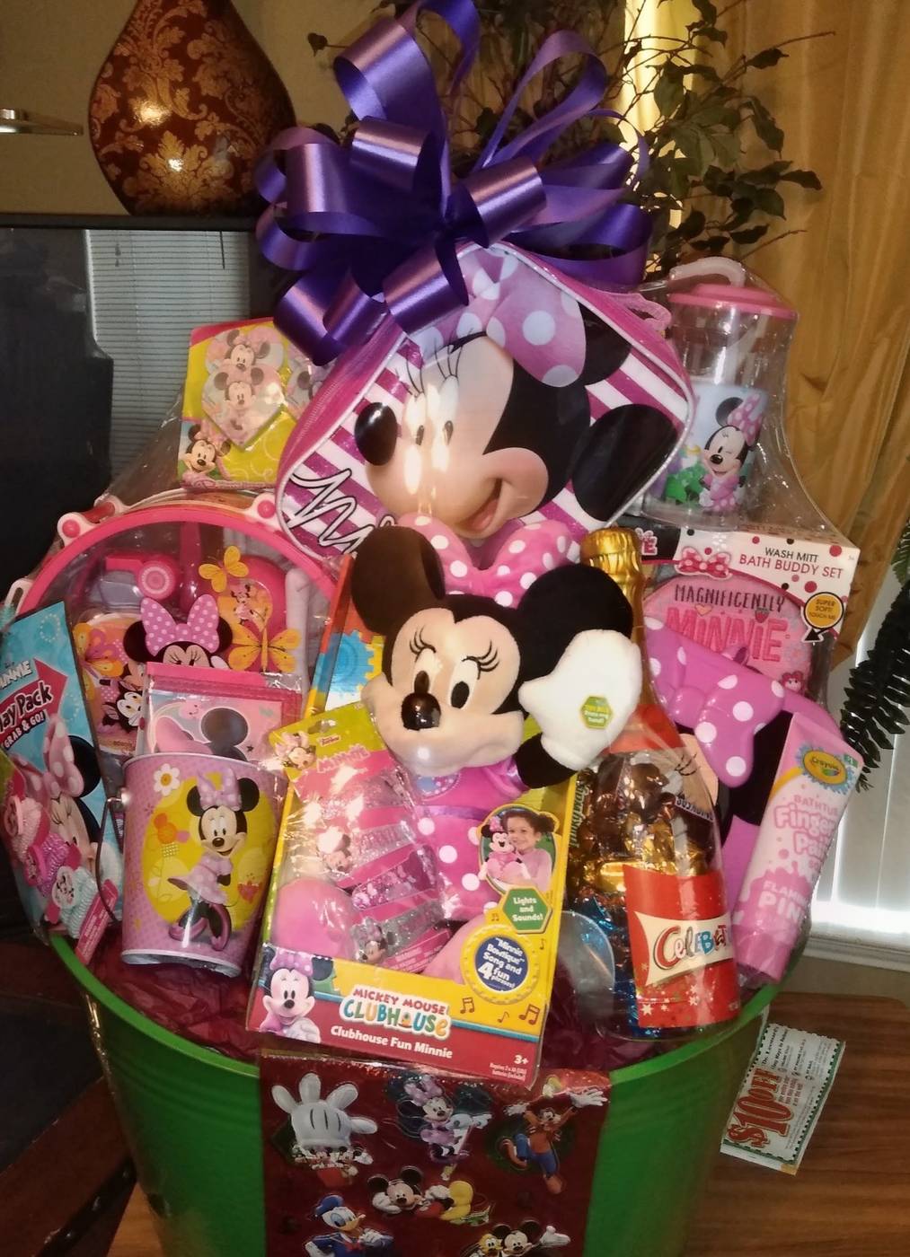 Giant Minnie Mouse tub with plush, balloon, and treats