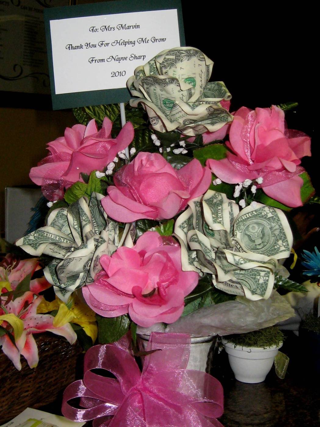 Money rose bouquet with pink roses and thank-you card